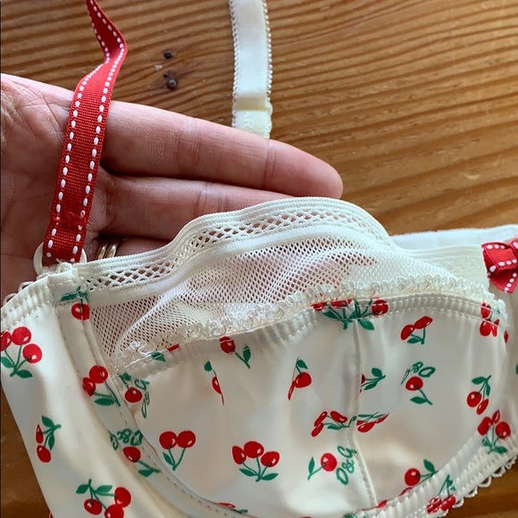 Dolce and Gabbana Cherry 🍒 balconette bra - Picture 3 of 8